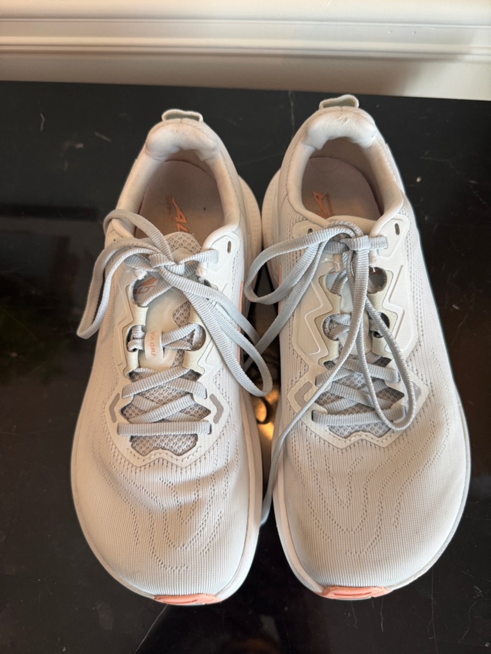 Altra Women’s FWD VIA White Sneakers with Blush Logo Accent, Size 7.5 - Picture 3 of 8